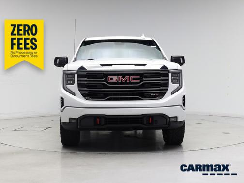 White 2022 GMC Sierra 1500 AT4