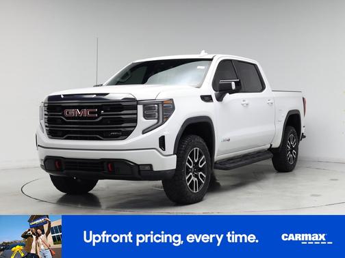 White 2022 GMC Sierra 1500 AT4