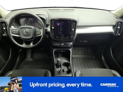 2020 Volvo XC40 T4 Momentum