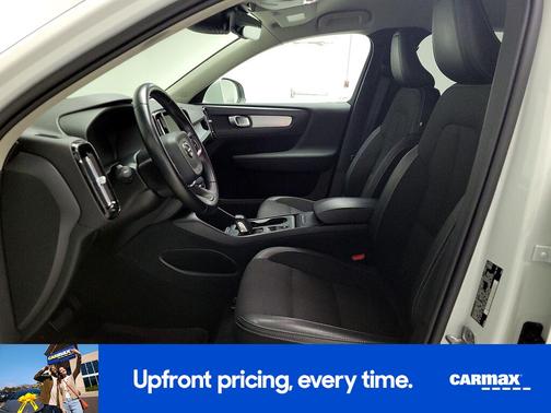 2020 Volvo XC40 T4 Momentum