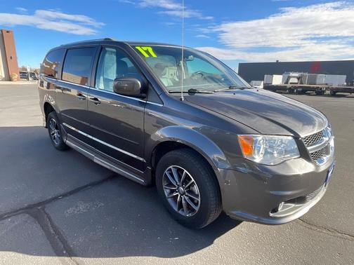 Dark Gray 2017 Dodge Grand Caravan SXT