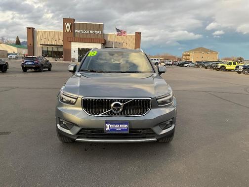 2019 Volvo XC40 T5 Momentum
