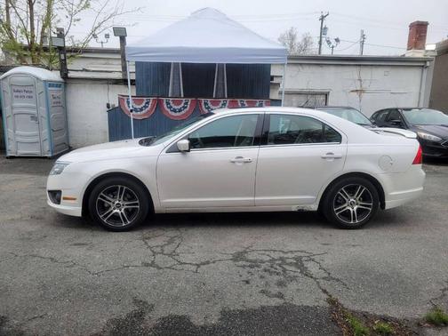 White Platinum Metallic Tri-Coat 2010 Ford Fusion SE
