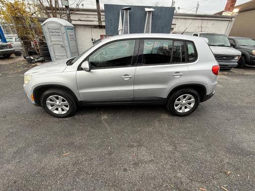 2010 Volkswagen Tiguan SE