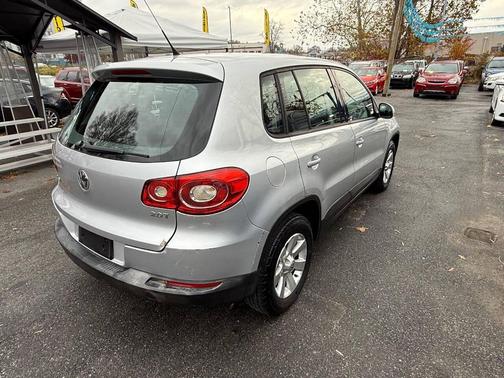 2010 Volkswagen Tiguan SE