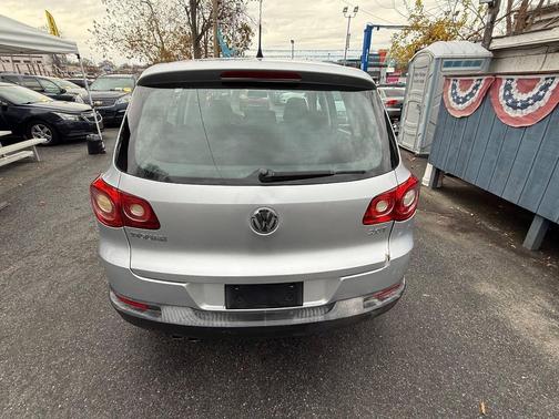 2010 Volkswagen Tiguan SE