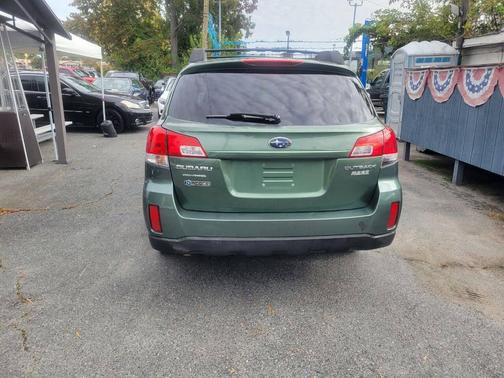 Cypress Green Pearl 2010 Subaru Outback 2.5 i Premium