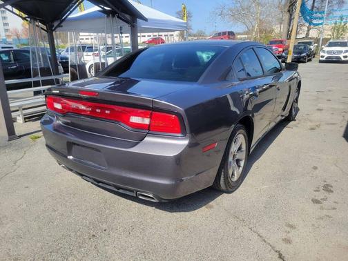 Granite Crystal Metallic Clearcoat 2013 Dodge Charger SE