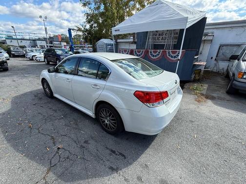 2014 Subaru Legacy Base