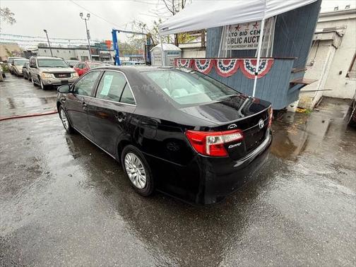 2013 Toyota Camry Hybrid LE