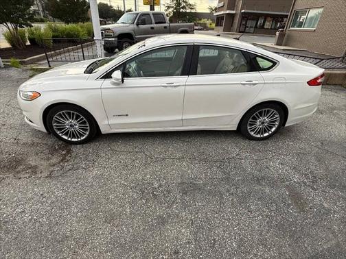 2014 Ford Fusion Hybrid SE