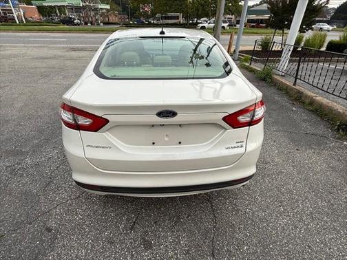 2014 Ford Fusion Hybrid SE