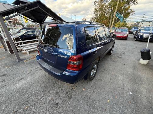 2004 Toyota Highlander Base