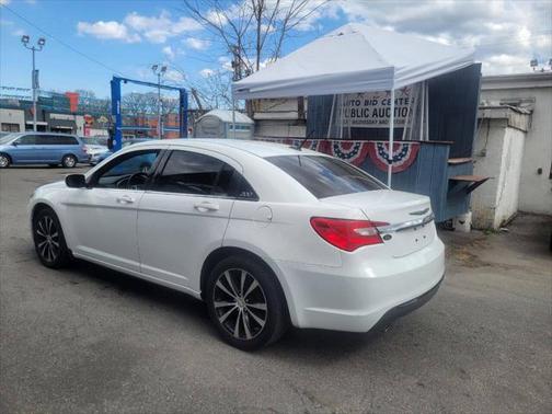 2014 Chrysler 200 Touring