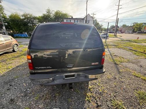 Gray 2003 GMC Yukon XL 1500 SLT