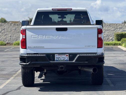 Summit White 2021 Chevrolet Silverado 2500 Custom