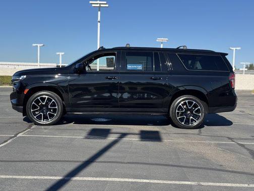 2021 Chevrolet Suburban RST
