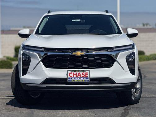 Summit White 2026 Chevrolet Trax LT