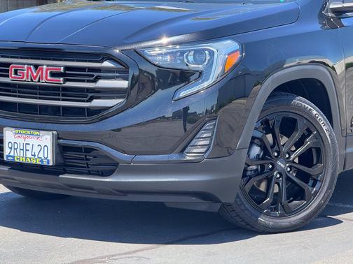 Ebony Twilight Metallic 2020 GMC Terrain SLE