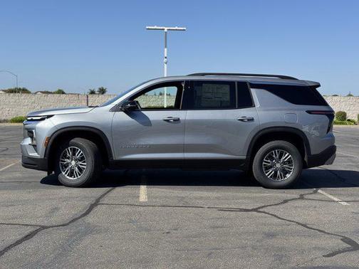 Sterling Gray Metallic 2026 Chevrolet Traverse LT