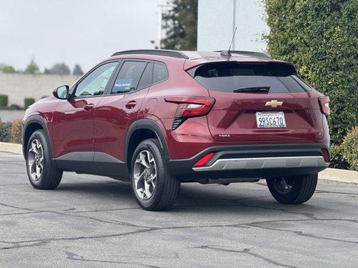 2025 Chevrolet Trax LT