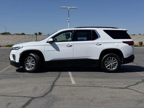 Summit White 2023 Chevrolet Traverse LT Cloth