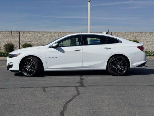 Summit White 2022 Chevrolet Malibu FWD LT