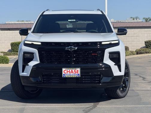 Polar White Tricoat 2026 Chevrolet Traverse RS