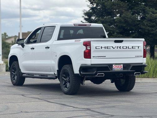 Summit White 2026 Chevrolet Silverado 1500 Custom Trail Boss