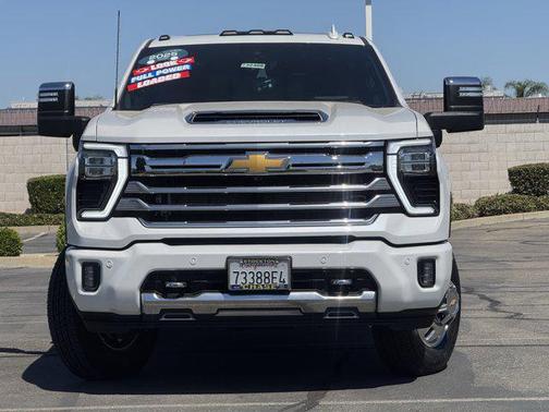 Iridescent Pearl Tricoat 2025 Chevrolet Silverado 3500 High Country