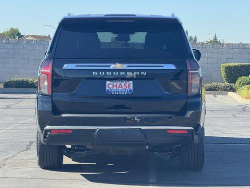 2024 Chevrolet Suburban LS