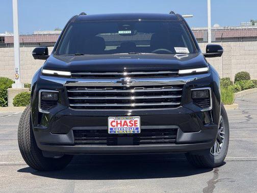 Mosaic Black Metallic 2026 Chevrolet Traverse LT