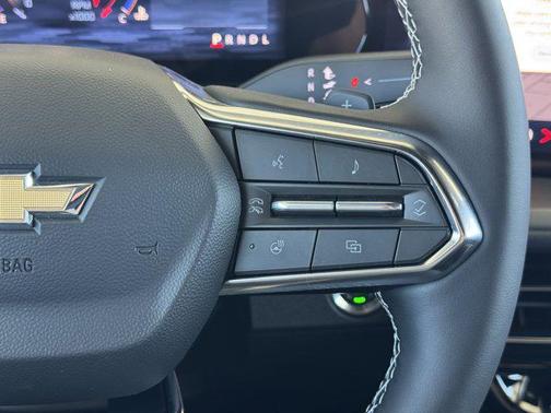 Mosaic Black Metallic 2026 Chevrolet Traverse LT