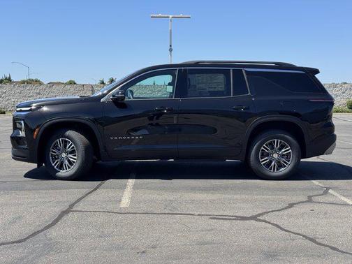 Mosaic Black Metallic 2026 Chevrolet Traverse LT