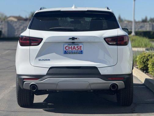 Summit White 2026 Chevrolet Blazer 3LT