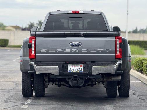 CARBONIZED GRAY 2023 Ford F-450 Lariat