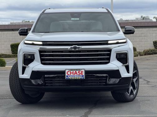 Polar White Tricoat 2026 Chevrolet Traverse High Country