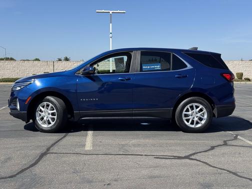 Blue Glow Metallic 2022 Chevrolet Equinox 1LT