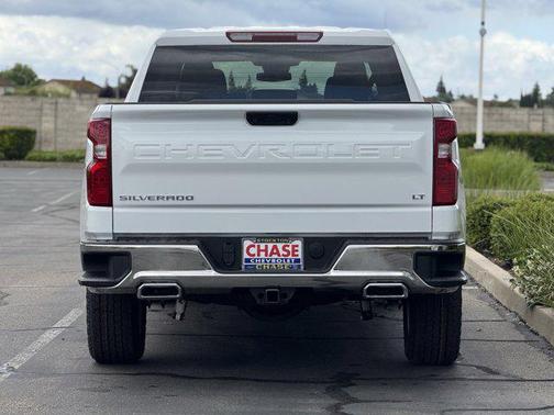 Summit White 2026 Chevrolet Silverado 1500 LT