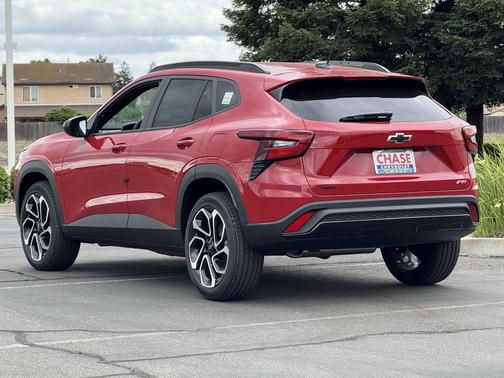 Apex Red 2026 Chevrolet Trax FWD 2RS