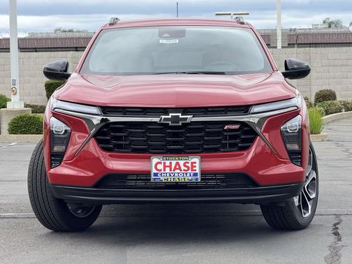 Apex Red 2026 Chevrolet Trax FWD 2RS