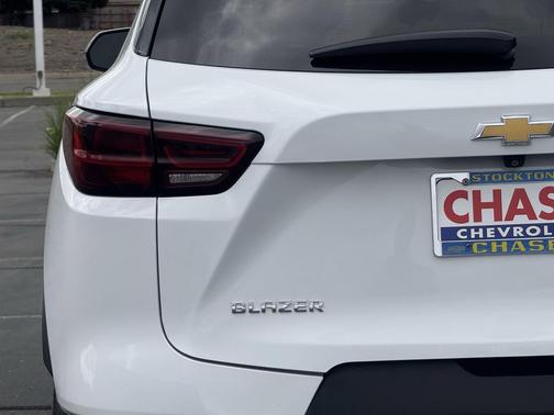 Summit White 2023 Chevrolet Blazer 2LT