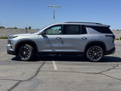 Sterling Gray Metallic 2026 Chevrolet Traverse LT