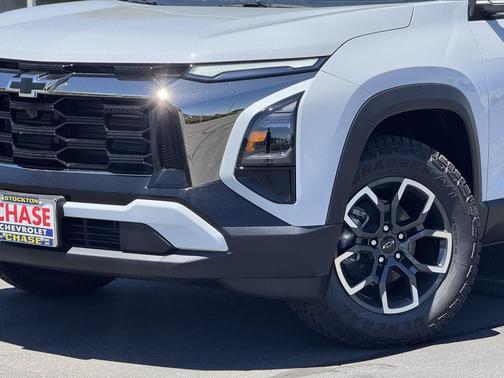 Polar White Tricoat 2026 Chevrolet Equinox AWD ACTIV
