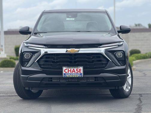 Mosaic Black Metallic 2026 Chevrolet Trailblazer LS
