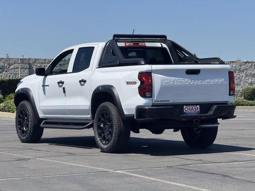 Summit White 2026 Chevrolet Colorado Trail Boss