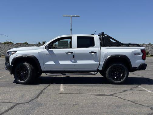 Summit White 2026 Chevrolet Colorado Trail Boss