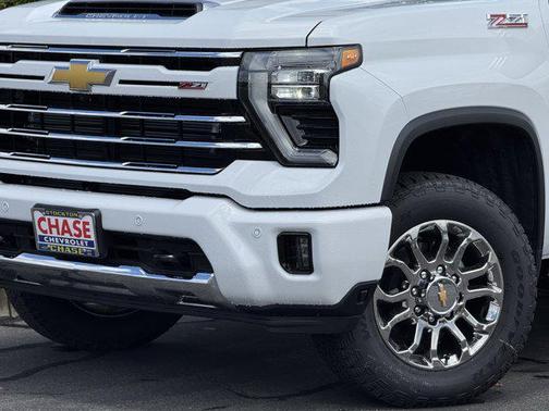 Summit White 2026 Chevrolet Silverado 2500 LT