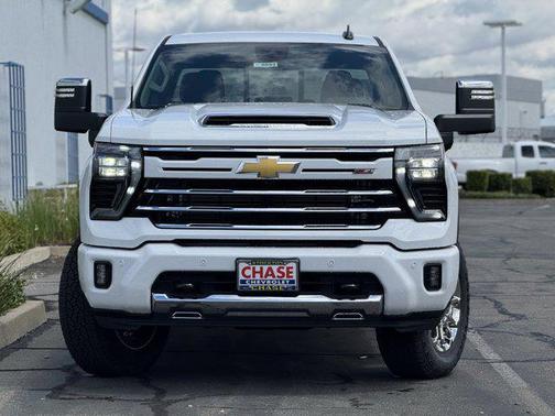 Summit White 2026 Chevrolet Silverado 2500 LT