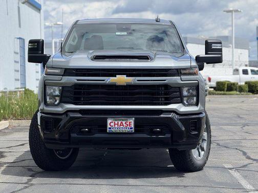 Sterling Gray Metallic 2026 Chevrolet Silverado 2500 Custom